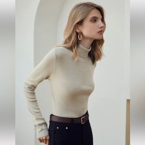 MOTF PREMIUM TURTLENECK